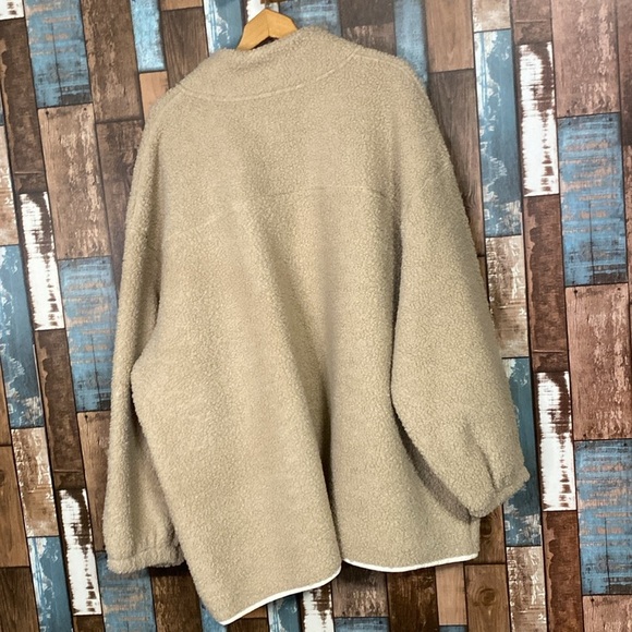 Universal thread teary bear neon green detail jacket - Picture 13 of 16